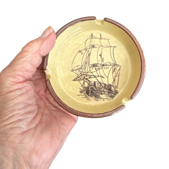Vintage Mid Century Tan Brigantine Ships Ashtray Set of 2 - Picture 4 of 10